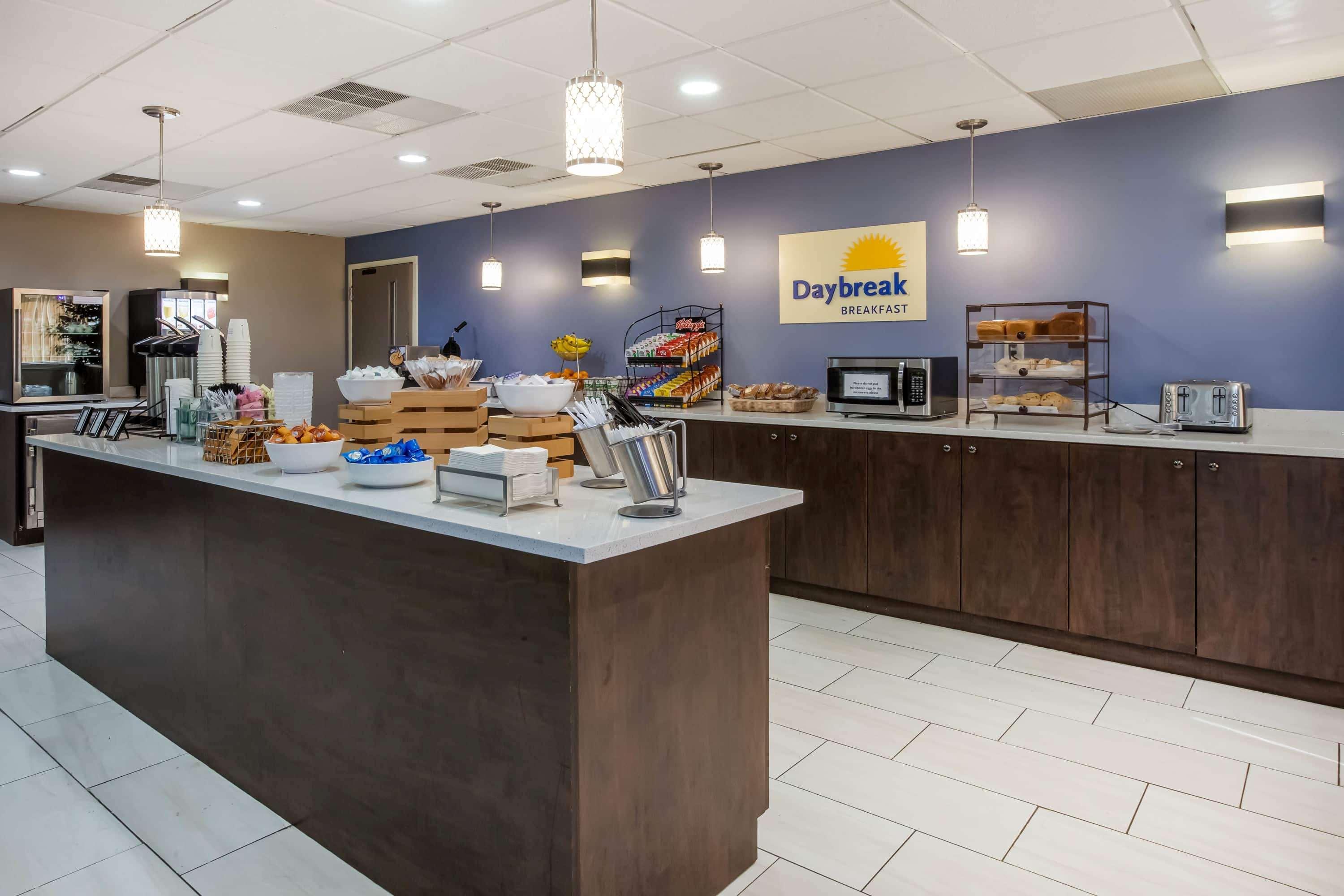 Days Inn & Suites By Wyndham Rochester Hills Mi מראה חיצוני תמונה