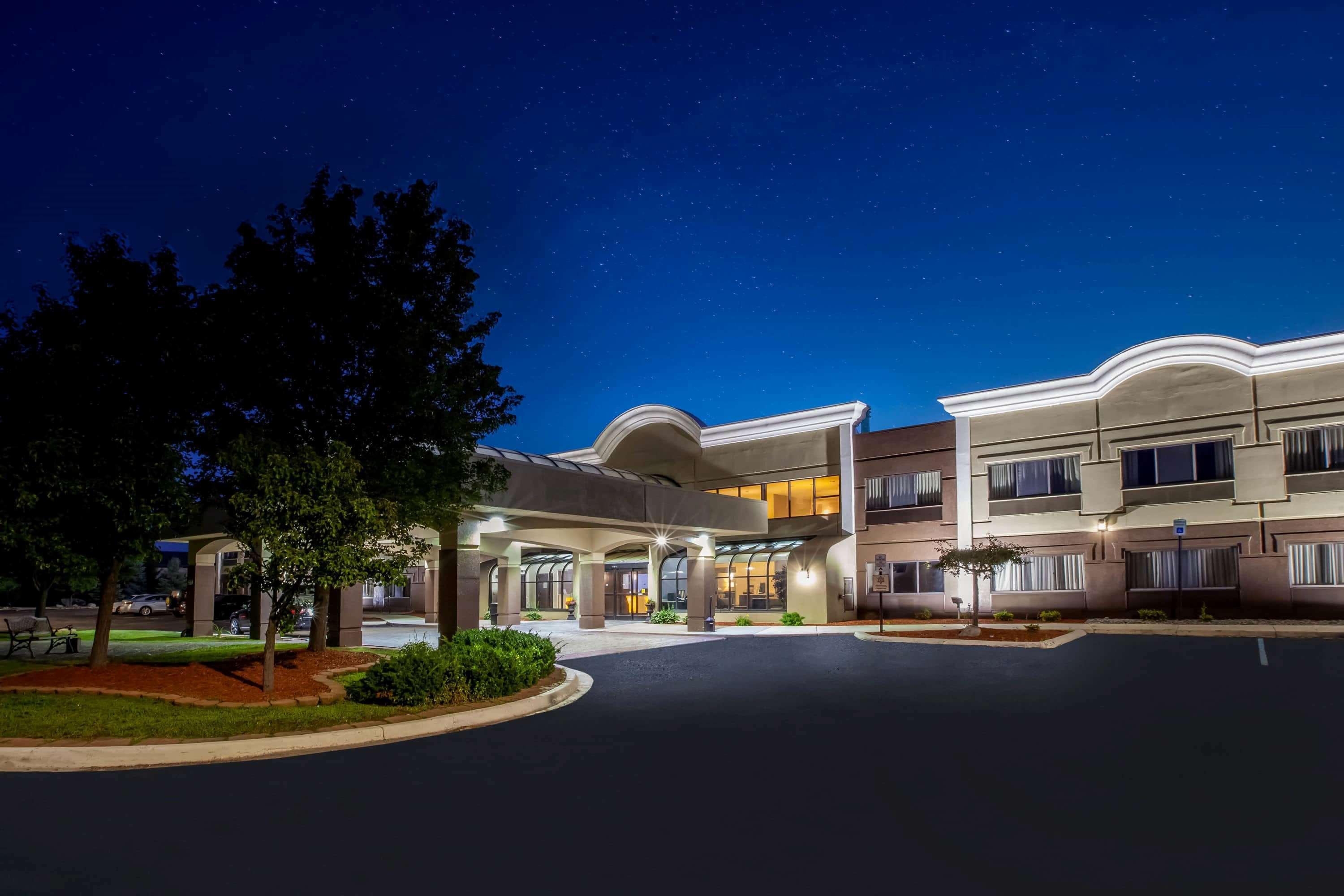 Days Inn & Suites By Wyndham Rochester Hills Mi מראה חיצוני תמונה