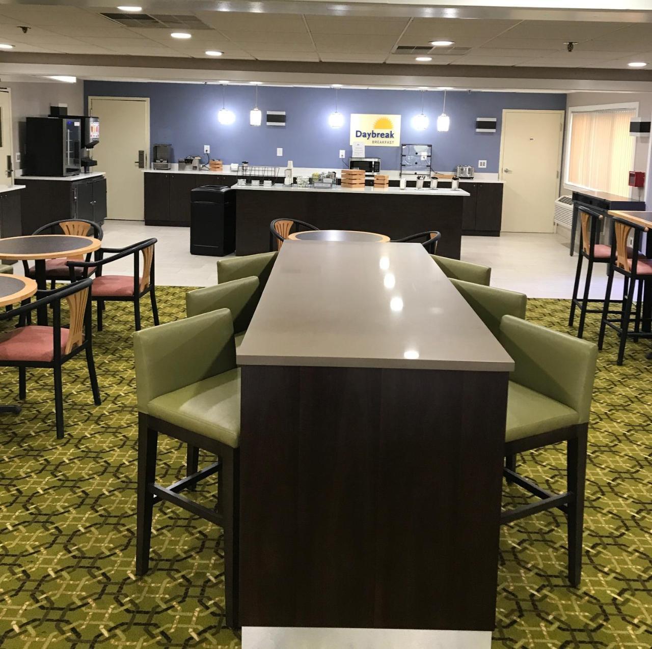 Days Inn & Suites By Wyndham Rochester Hills Mi מראה חיצוני תמונה